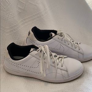 Nike white tennis shoes